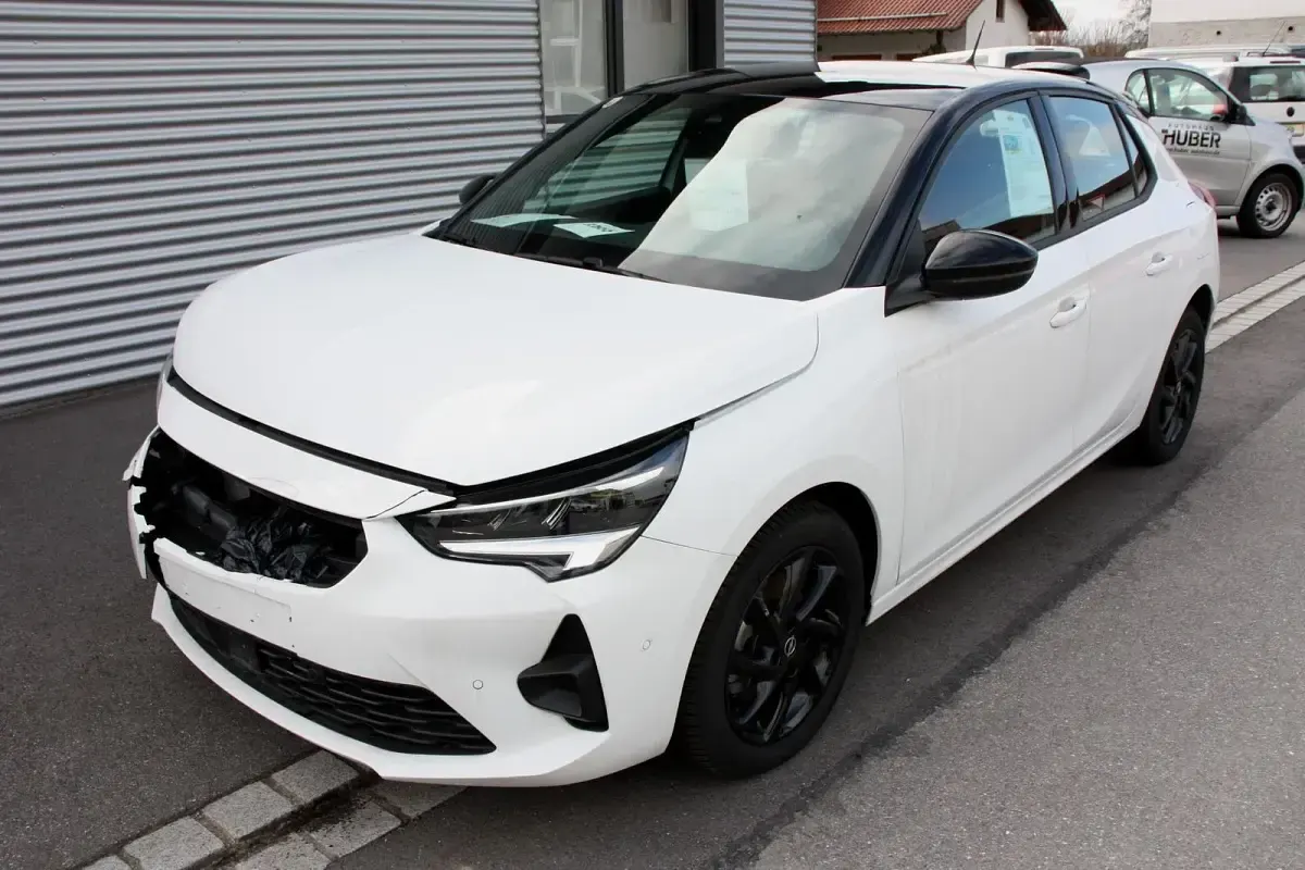 Gebraucht Opel Corsa GS Line 131 PS (96 kW) 2023 Weiss Kleinwagen