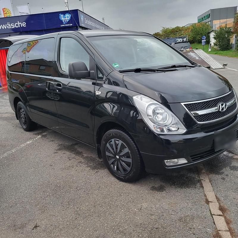 Gebraucht Hyundai H-1 170 PS (125 kW) 2009 Schwarz Van / Kleinbus