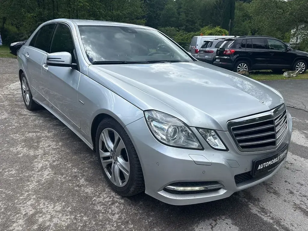 Gebraucht Mercedes E200 136 PS (100 kW) 2010 Silber Limousine