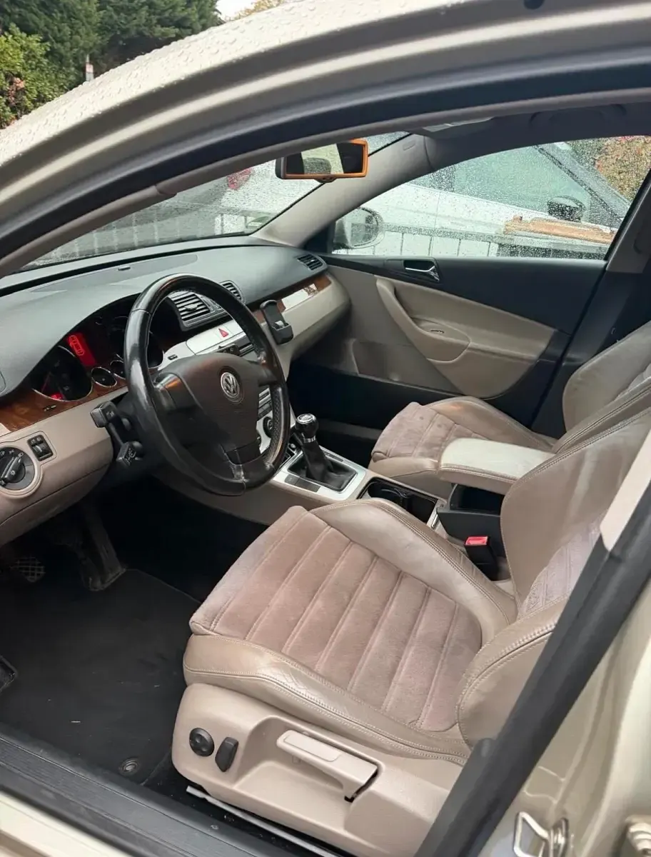 Gebraucht VW Passat 116 PS (85 kW) 2006 Gold Limousine