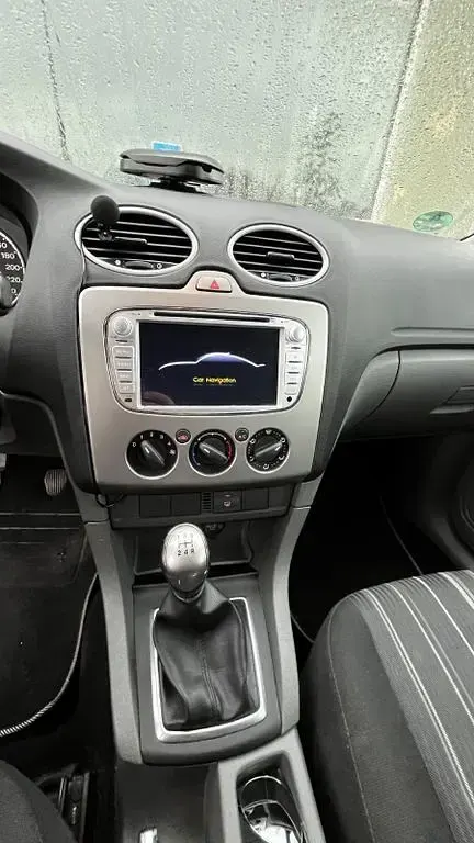 Gebraucht Ford Focus 80 PS (58 kW) 2010 Weiß Coupé