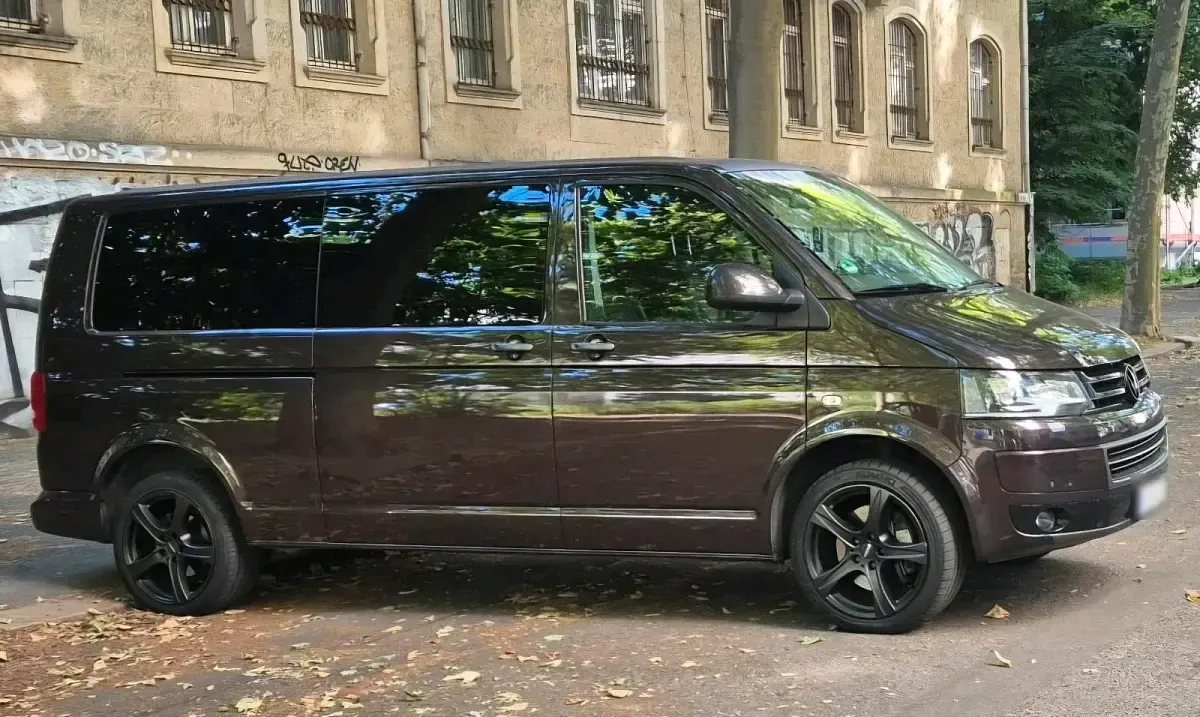 Gebraucht VW Caravelle 179 PS (131 kW) 2012 Andere farben Van