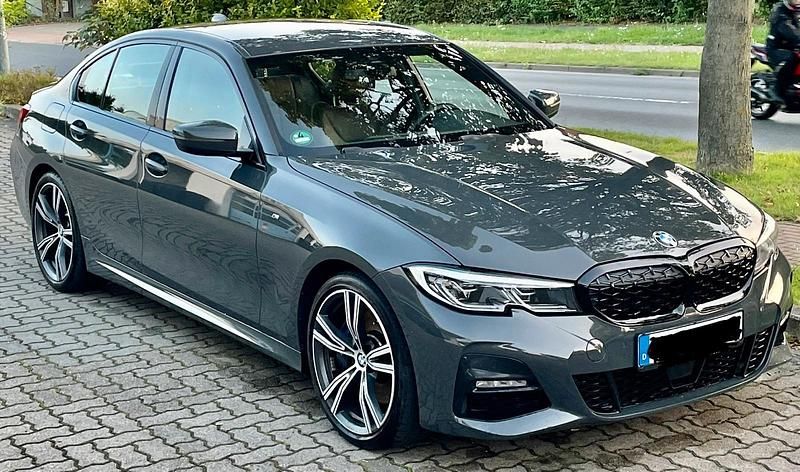 Gebraucht BMW 330 258 PS (189 kW) 2020 Grau Limousine