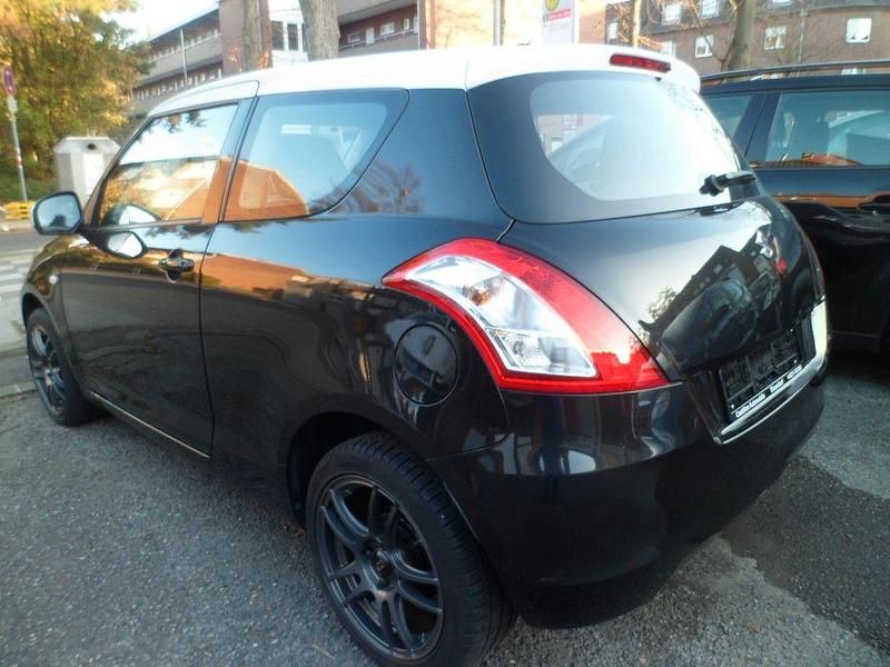 Gebraucht Suzuki Swift 94 PS (69 kW) 2016 Schwarz