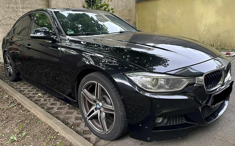 Schwarz Gebraucht 2013 BMW 330 M Sport Limousine | 12.800 € (Guter Preis) - Bild 1/4