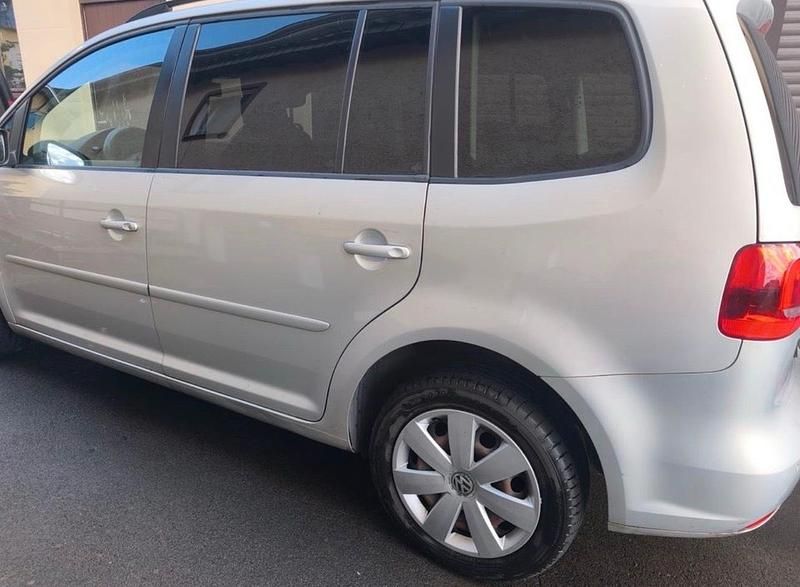 Gebraucht VW Touran 105 PS (77 kW) 2012 Silber Van / Kleinbus