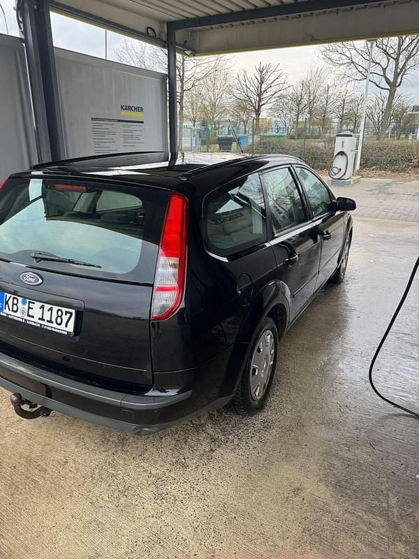 Gebraucht Ford Focus 110 PS (80 kW) 2006 Schwarz Kombi