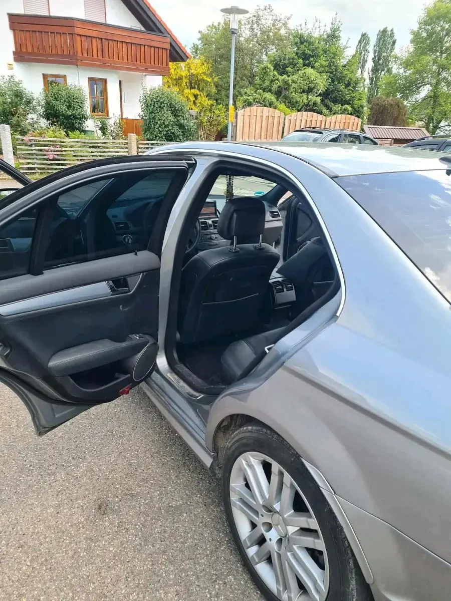 Gebraucht Mercedes C320 Sport 224 PS (164 kW) 2008 Grau Limousine