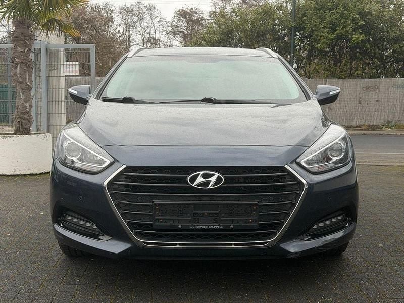 Gebraucht Hyundai i40 Trend 141 PS (103 kW) 2016 Kombi