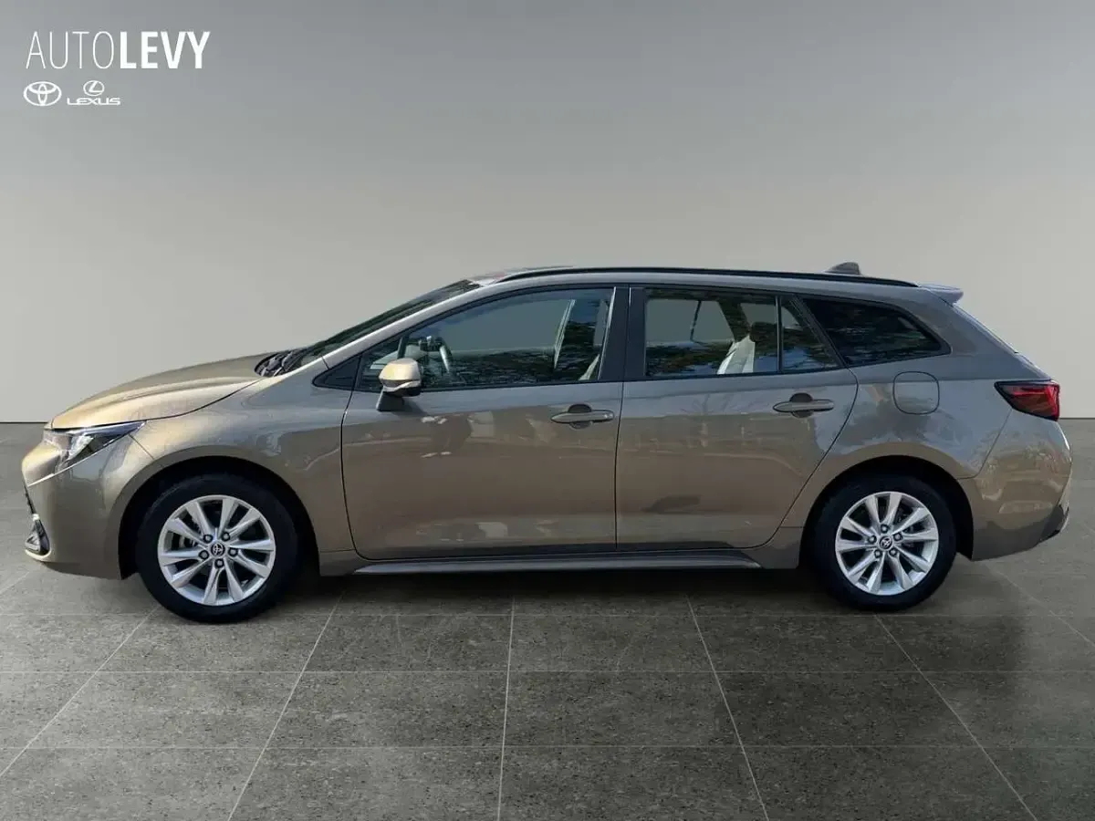 Gebraucht Toyota Corolla 140 PS (102 kW) 2023 Gold Kombi