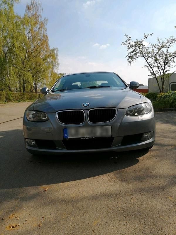 Gebraucht BMW 320 170 PS (125 kW) 2009 Grau Coupé
