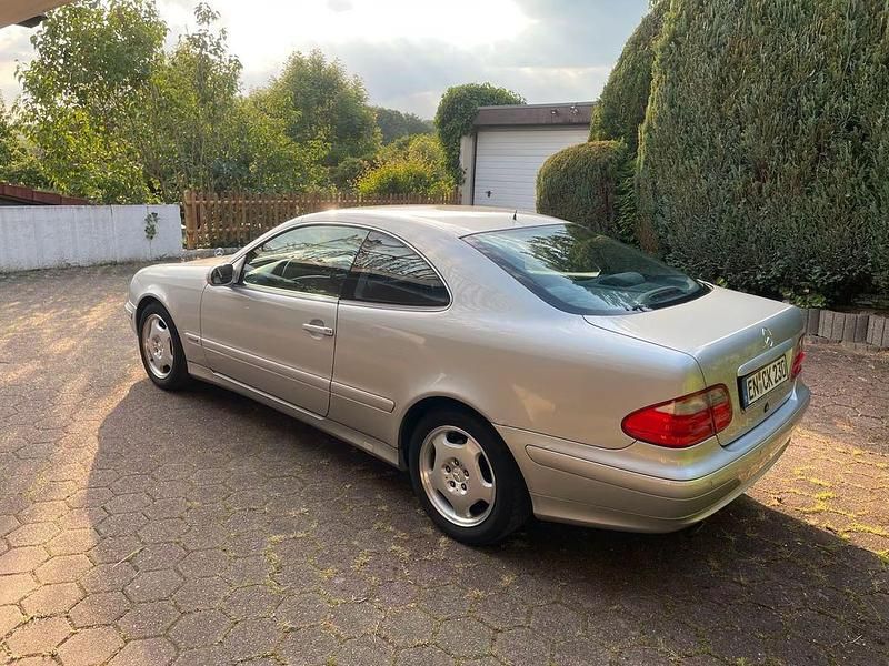 Gebraucht Mercedes CLK230 Elegance 193 PS (141 kW) 2000 Silber Coupé