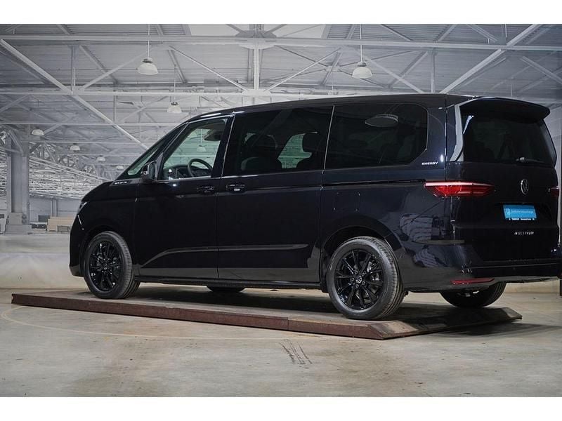 Second-hand VW Multivan 150 CP (110 kW) 2026 Negru Monovolum