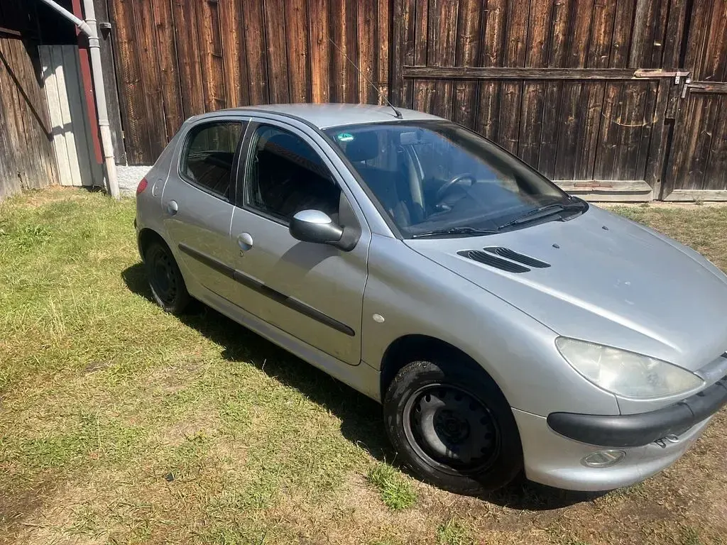 Gebraucht Peugeot 206 Filou 60 PS (44 kW) 2003 Silber Limousine