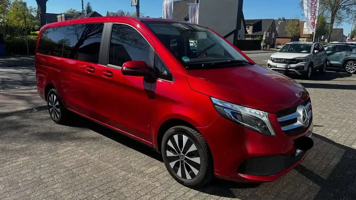 Gebraucht Mercedes V250 190 PS (139 kW) 2022 Lackfarbe hyazinthrot mb 3334 Van / Kleinbus