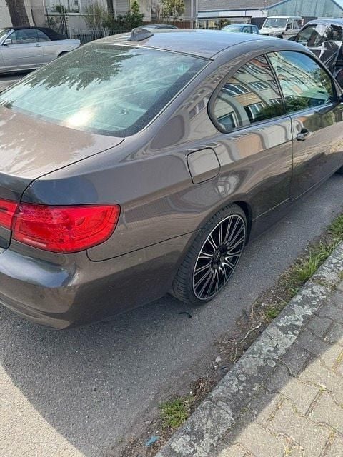 Second-hand BMW 320 170 CP (125 kW) 2011 Maro Coupe