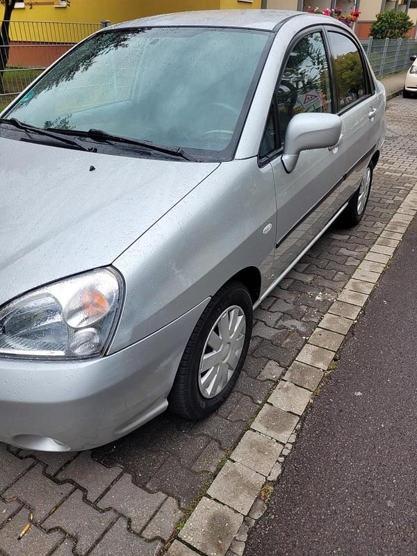 Silber Gebraucht 2002 Suzuki Liana Limousine | 2.000 € (Teuer) - Bild 1/4