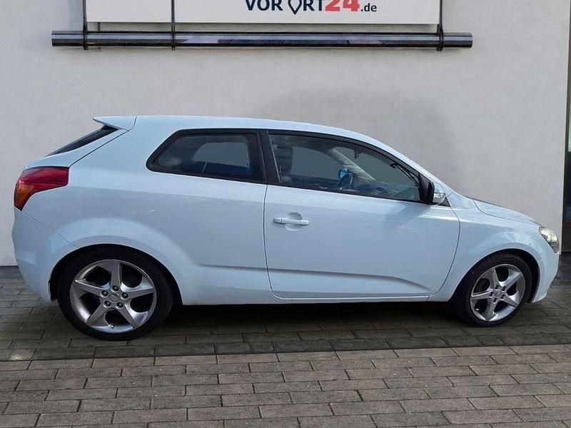 Gebraucht Kia ProCeed Spirit 128 PS (94 kW) 2011 Weiß Kleinwagen