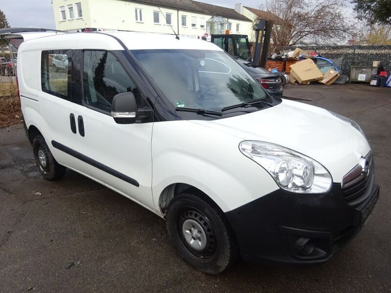 Gebraucht Opel Combo 95 PS (69 kW) 2018 Weiß Van / Kleinbus