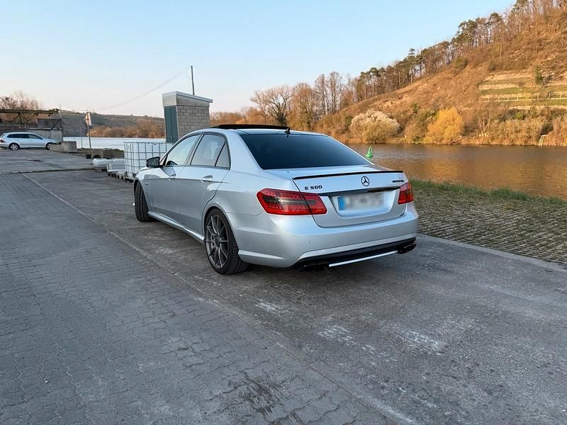 Gebraucht Mercedes E500 388 PS (285 kW) 2009 Silber Limousine