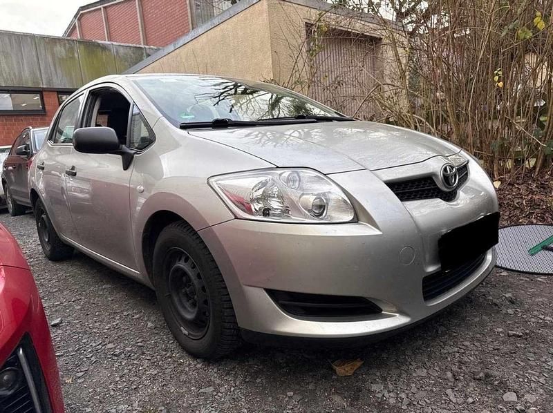 Gebraucht Toyota Auris Team 97 PS (71 kW) 2008 Silber Limousine