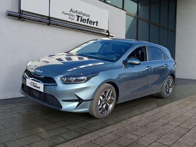 Gebraucht Kia Ceed Platinum 140 PS (102 kW) 2025 (usg) yucca steel gray m Kleinwagen