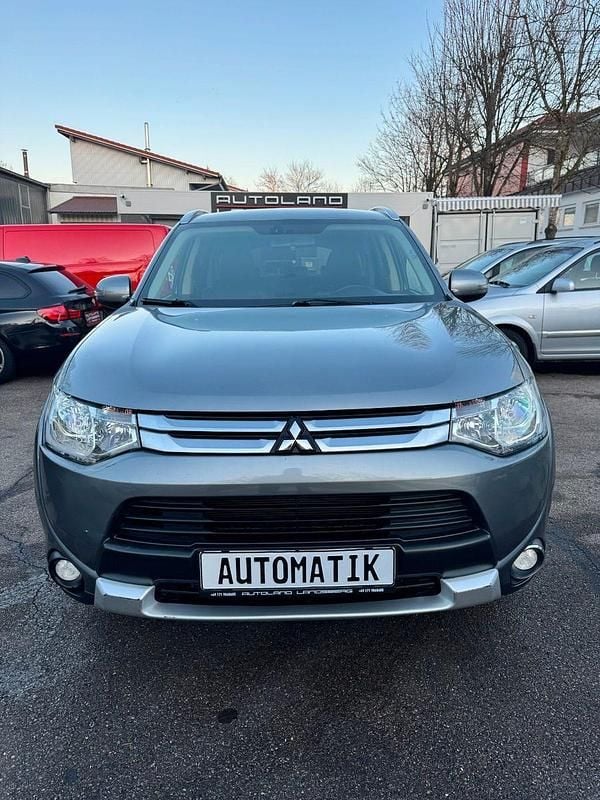 Gebraucht Mitsubishi Outlander 150 PS (110 kW) 2015 Grau SUV