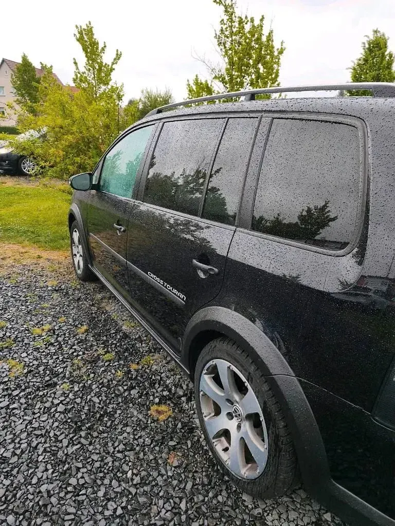 Gebraucht VW Touran Cross 140 PS (102 kW) 2009 Schwarz Van / Kleinbus