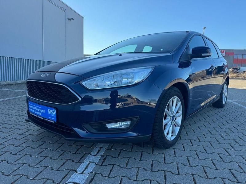 Gebraucht Ford Focus Trend 105 PS (77 kW) 2017 Blau Limousine
