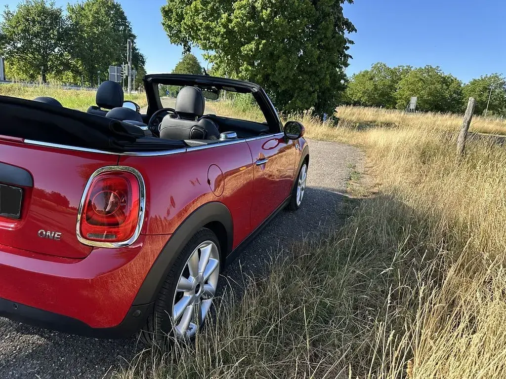 Gebraucht Mini One Cabriolet 102 PS (75 kW) 2018 Rot Cabrio