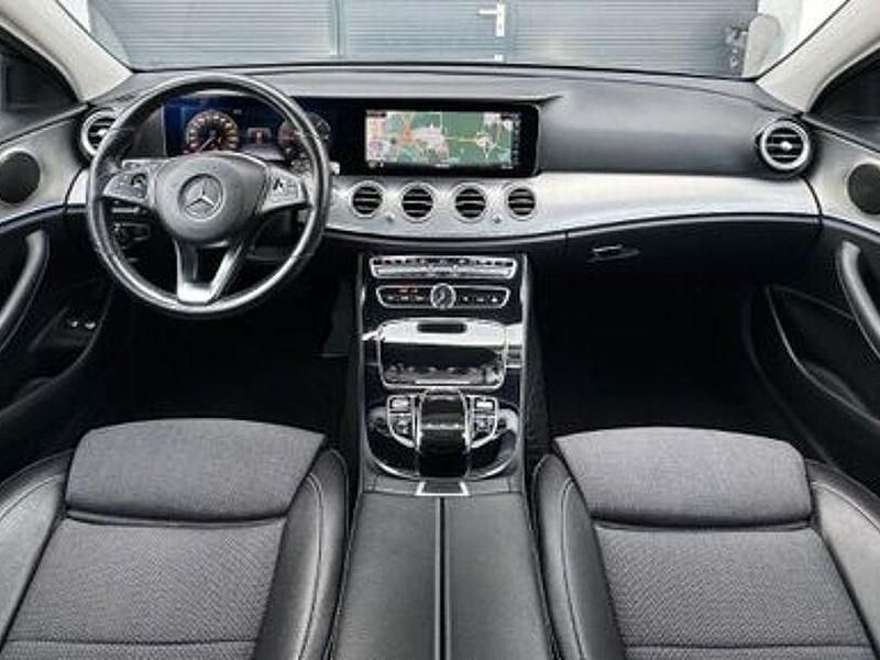 Gebraucht Mercedes E220 AMG line 194 PS (142 kW) 2016 Grau Limousine