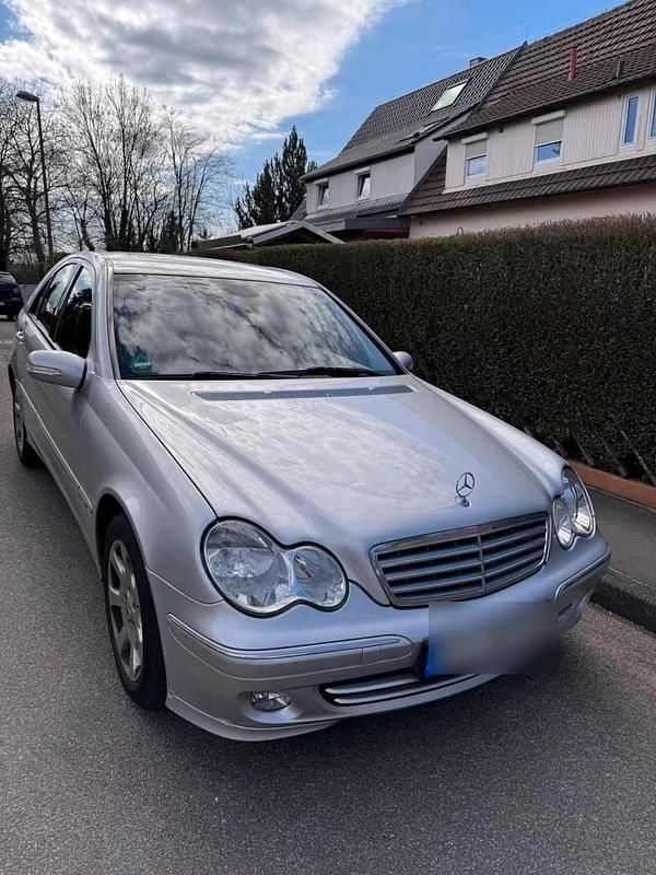 Silber Gebraucht 2005 Mercedes C200 Limousine | 2.490 € (Guter Preis) - Bild 1/4