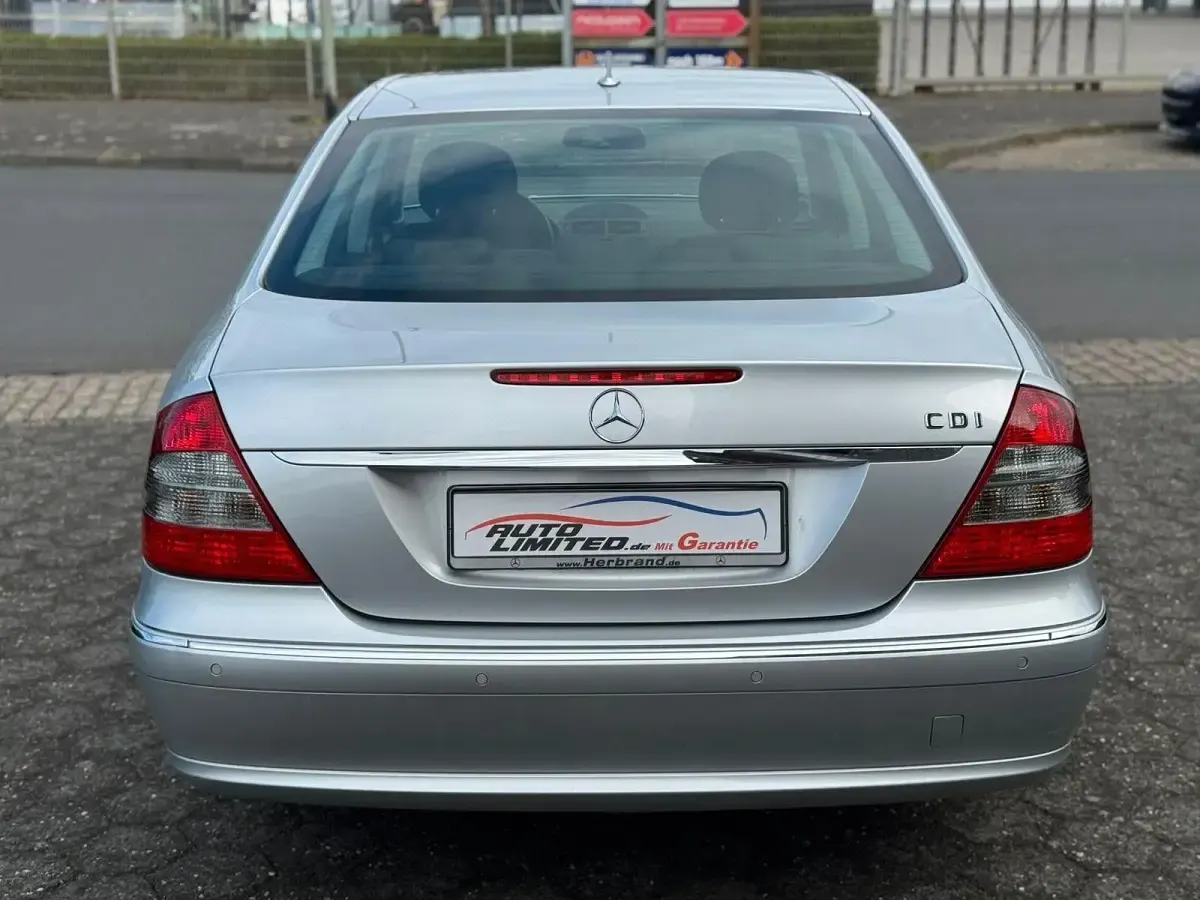 Gebraucht Mercedes E280 Elegance 190 PS (139 kW) 2006 Silber Limousine