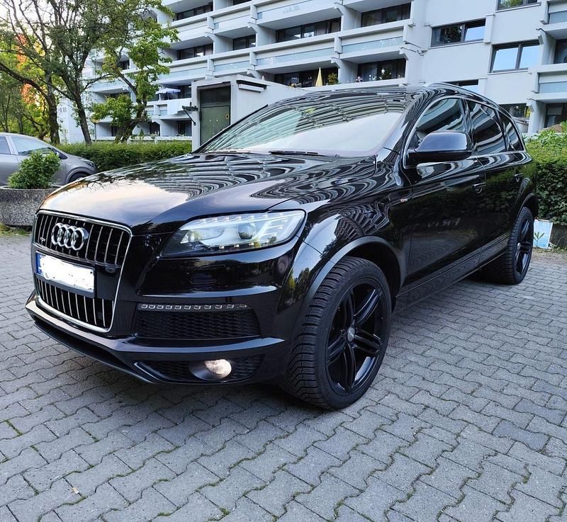 Schwarz Gebraucht 2012 Audi Q7 Ambiente SUV | 21.450 € (Teuer) - Bild 1/4