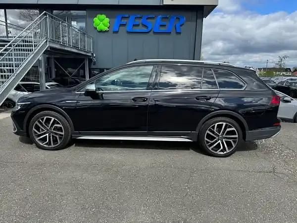 Second-hand VW Golf VIII 200 CP (147 kW) 2023 Negru Break