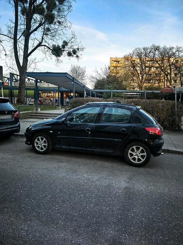 Gebraucht Peugeot 206 75 PS (55 kW) 2001 Schwarz Kleinwagen