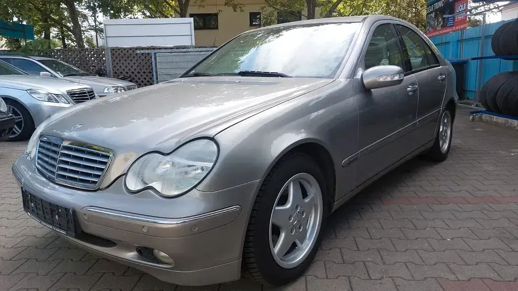 Gebraucht Mercedes C240 170 PS (125 kW) 2004 Grau Limousine