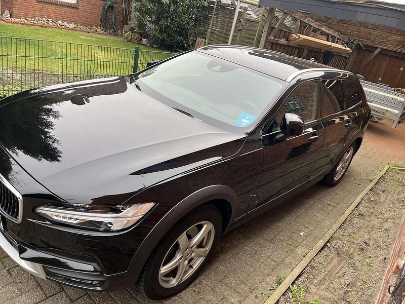 Gebraucht Volvo V90 CC 190 PS (139 kW) 2019 Schwarz Kombi