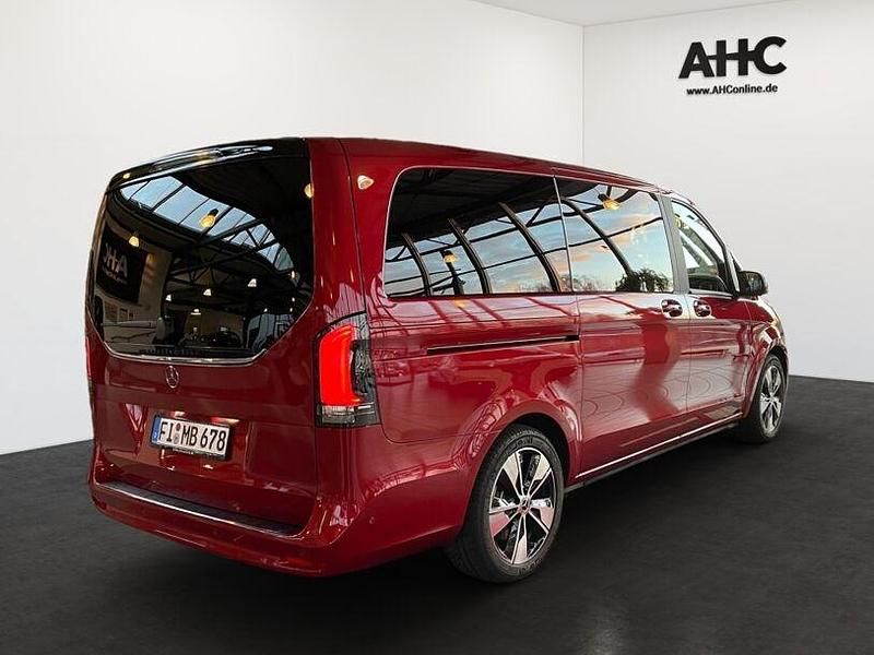 Gebraucht Mercedes V250 Style 190 PS (139 kW) 2025 Hyazinthrot metallic Van / Kleinbus