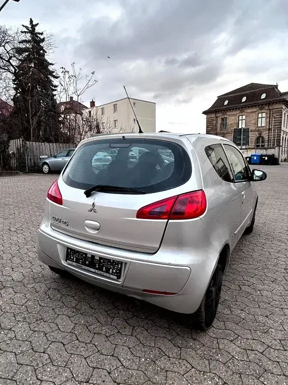 Gebraucht Mitsubishi Colt Motion 95 PS (69 kW) 2006 Silber Limousine