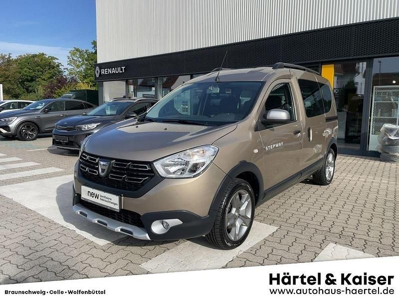 Dünenbeige (beige) Gebraucht 2020 Dacia Dokker Stepway Van | 15.990 € (Fairer Preis) - Bild 1/4