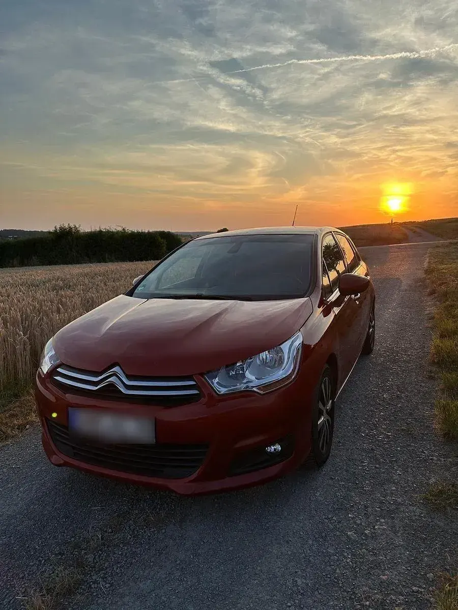 Gebraucht Citroën C4 Exclusive 111 PS (81 kW) 2012 Rot Limousine