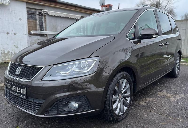 Braun Gebraucht 2015 Seat Alhambra I-Tech Van / Kleinbus | 12.999 € (Fairer Preis) - Bild 1/4