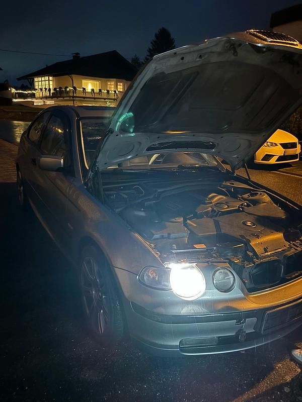 Gebraucht BMW 316 116 PS (85 kW) 2004 Silber Limousine