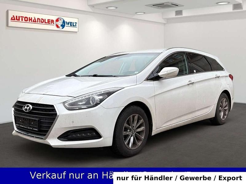 Weiß Gebraucht 2015 Hyundai i40 Kombi | 6.499 € (Superpreis) - Bild 1/3
