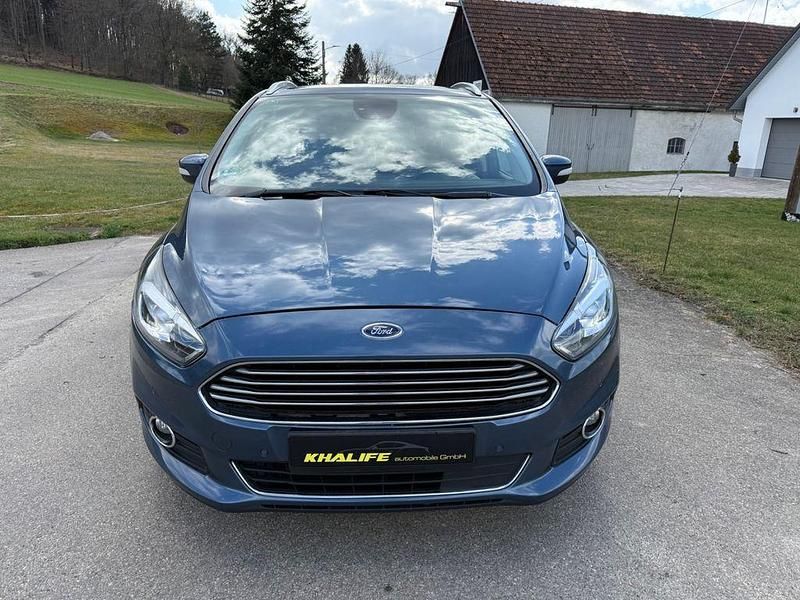 Gebraucht Ford S-MAX Titanium 150 PS (110 kW) 2018 Chrome blue Van / Kleinbus