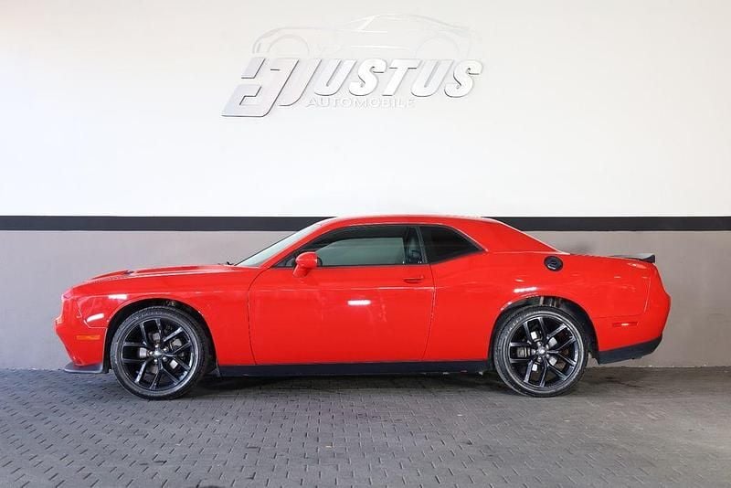 Używany Dodge Challenger SXT 309 KM (227 kW) 2020 Czerwony Coupe