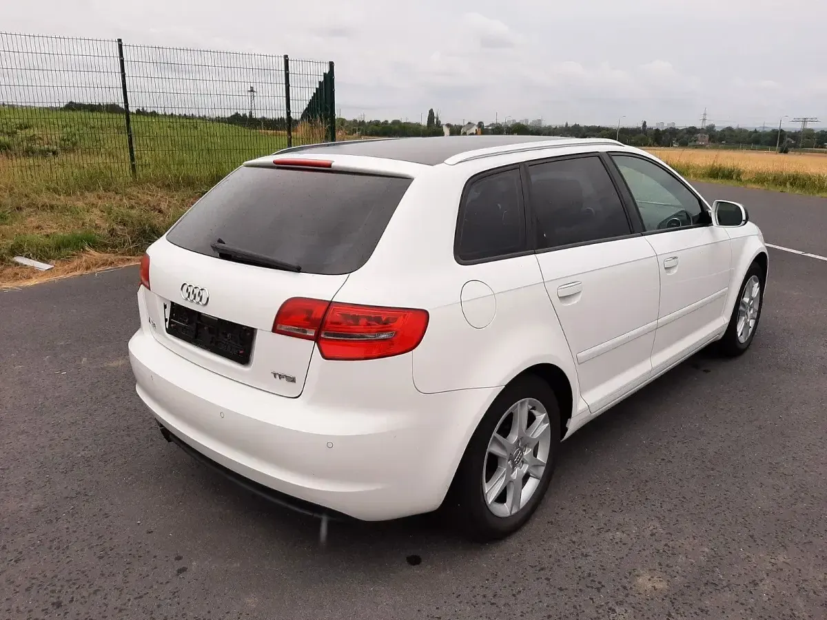 Gebraucht Audi A3 Attraction 105 PS (77 kW) 2012 Weiß Kleinwagen