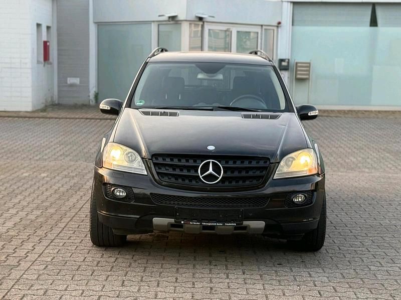 Schwarz Gebraucht 2006 Mercedes ML280 SUV | 5.500 € (Fairer Preis) - Bild 1/4