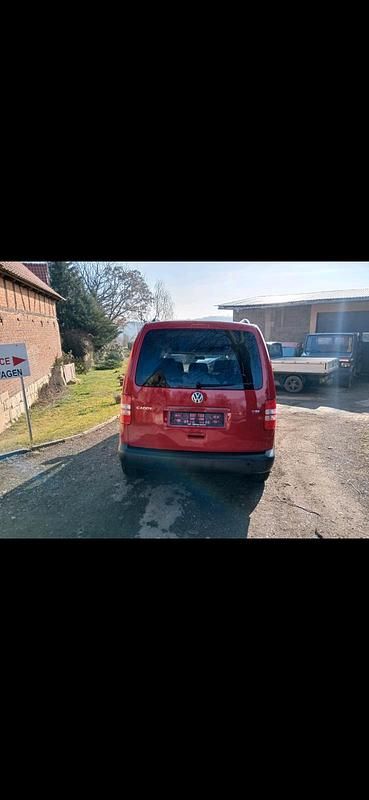 Gebraucht VW Caddy Trendline 105 PS (77 kW) 2011 Rot Van / Kleinbus